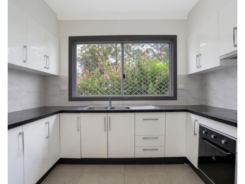 6 Hunt St, Guildford West NSW 2161