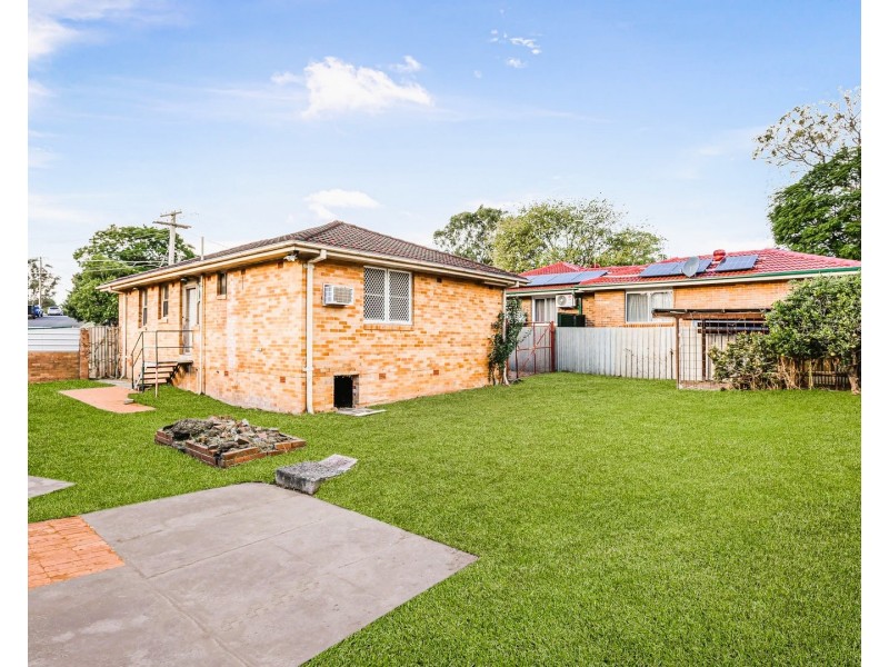 28 Kista Dan Avenue, Tregear NSW 2770
