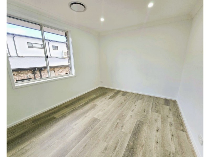 15A Granville St, Fairfield Heights NSW 2165