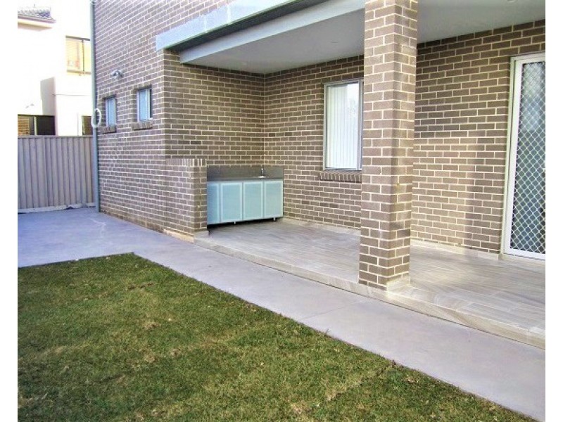 199 Acacia Ave, Greenacre NSW 2190