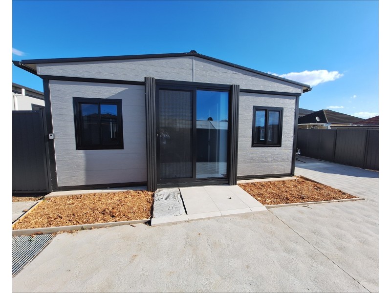 Granny flat@32 Broughton st, Old Guildford NSW 2161