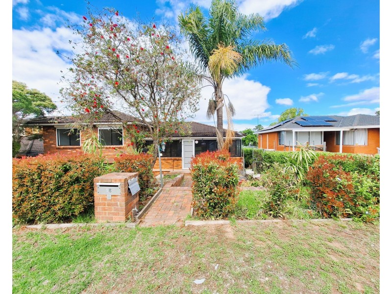 18 Randolph St, Campbelltown NSW 2560