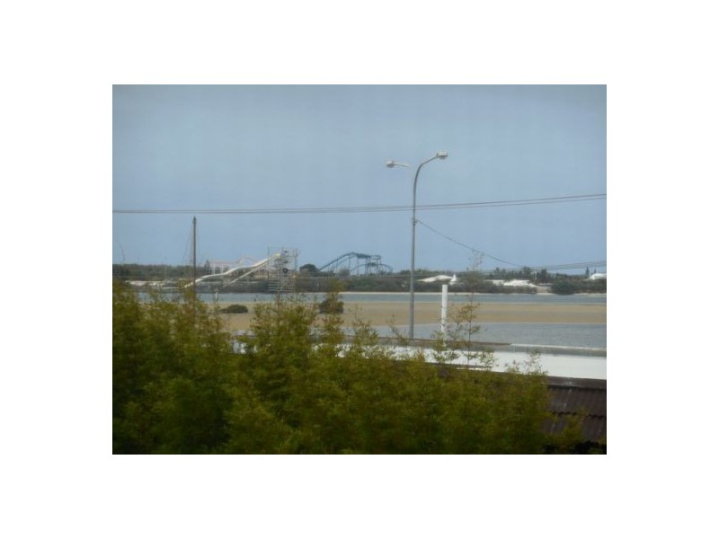 21/115 Frank Street, Labrador QLD 4215