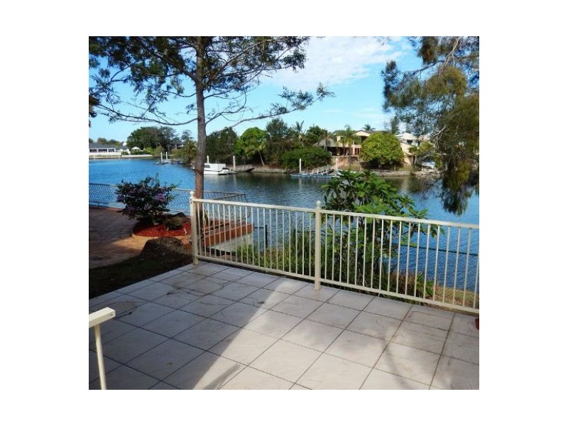 55 River Crescent, Broadbeach Waters QLD 4218