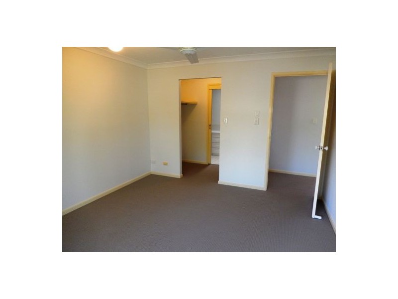 6/2 Brown Street, Labrador QLD 4215