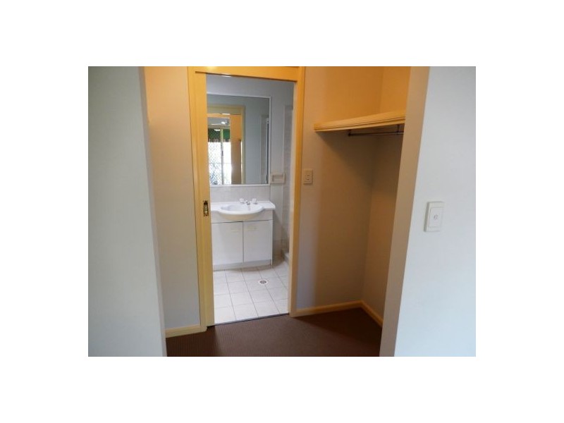 6/2 Brown Street, Labrador QLD 4215