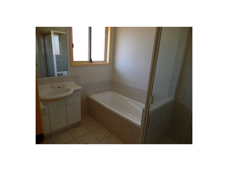 6/2 Brown Street, Labrador QLD 4215