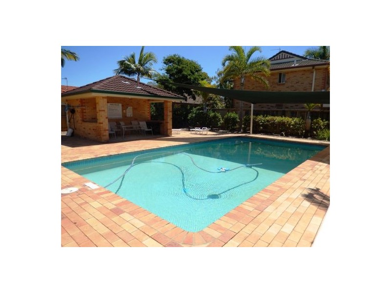 6/2 Brown Street, Labrador QLD 4215