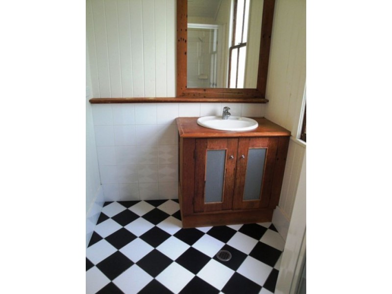 83 Robert Street, Labrador QLD 4215