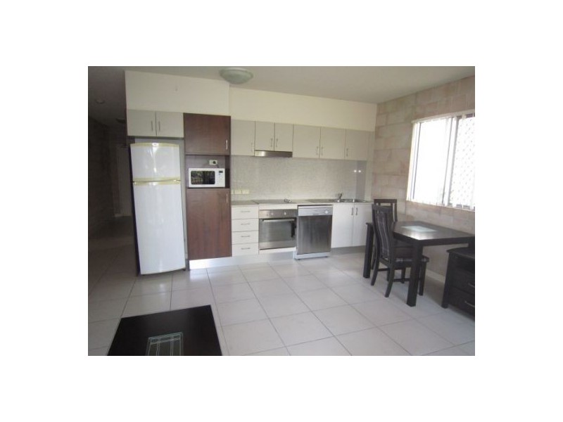 1/148 High Street, Southport QLD 4215