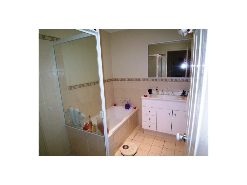 19 Hilltop St, Labrador QLD 4215