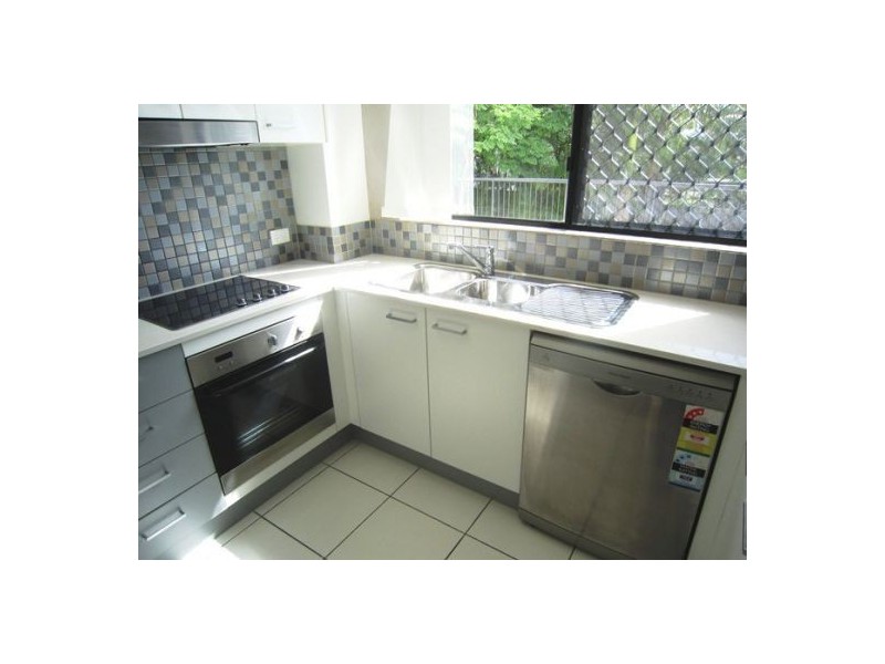 18/15 Lloyd Street, Southport QLD 4215