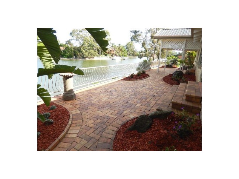 55 River Crescent, Broadbeach Waters QLD 4218