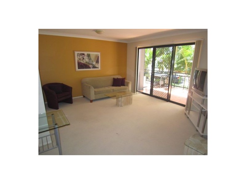 2/5 Railway Street, Southport QLD 4215