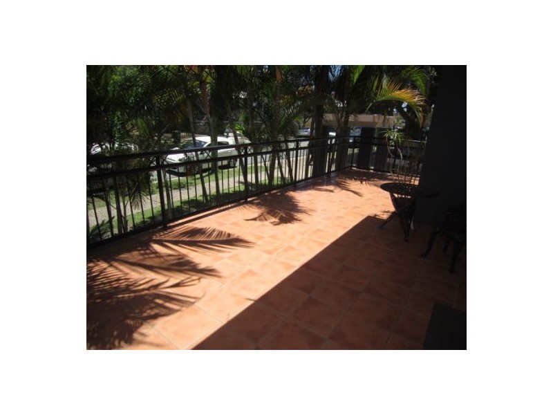 2/5 Railway Street, Southport QLD 4215