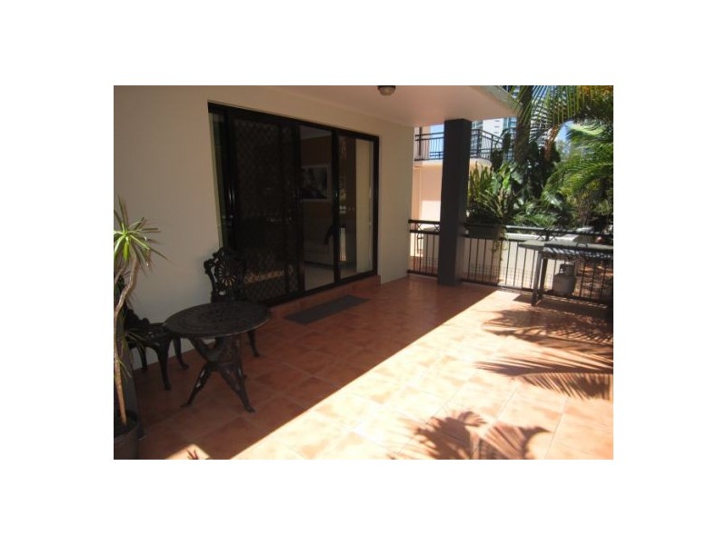 2/5 Railway Street, Southport QLD 4215