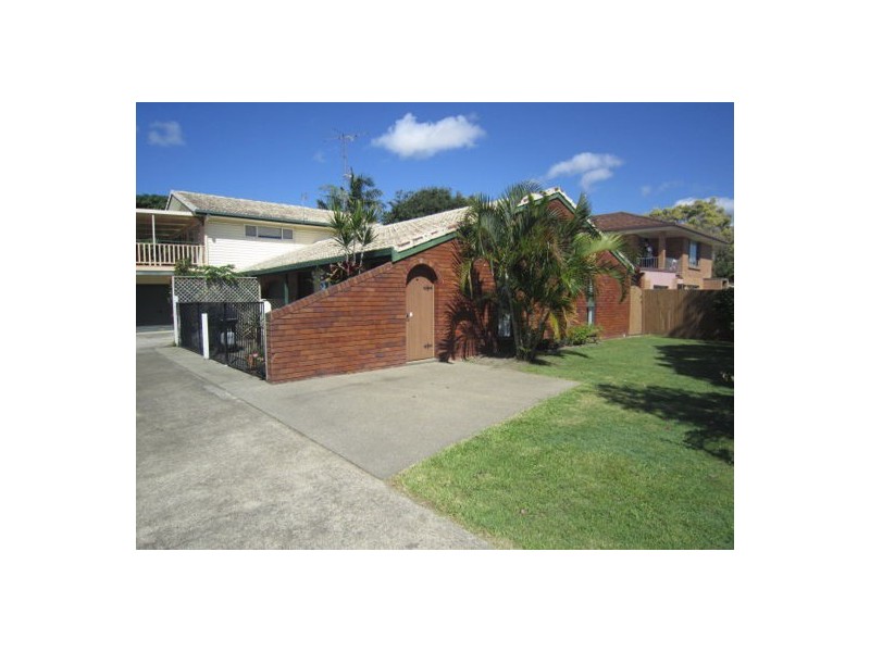 1/10 Royal Palm Court, Southport QLD 4215