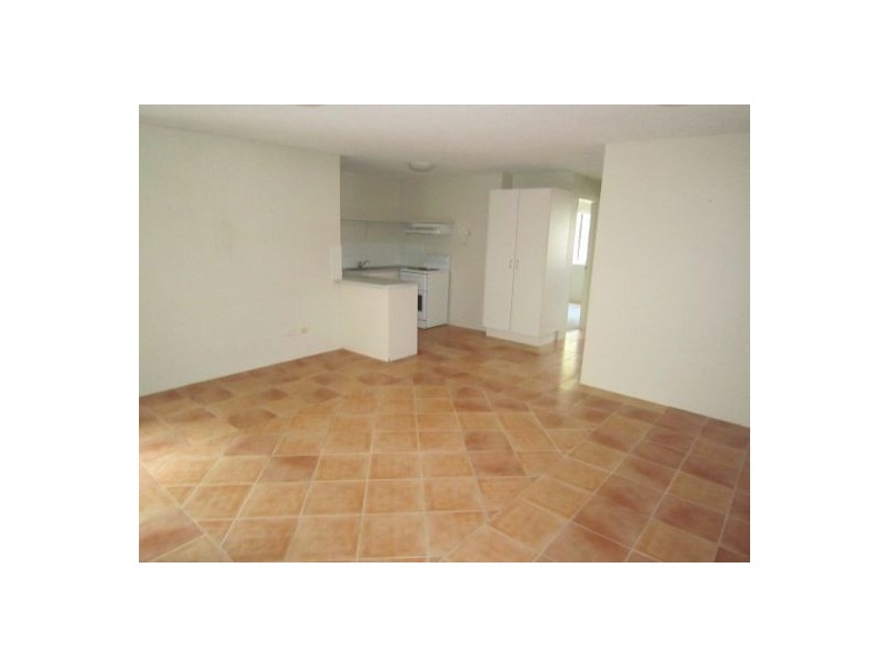 2/203 Scarborough Street, Southport QLD 4215