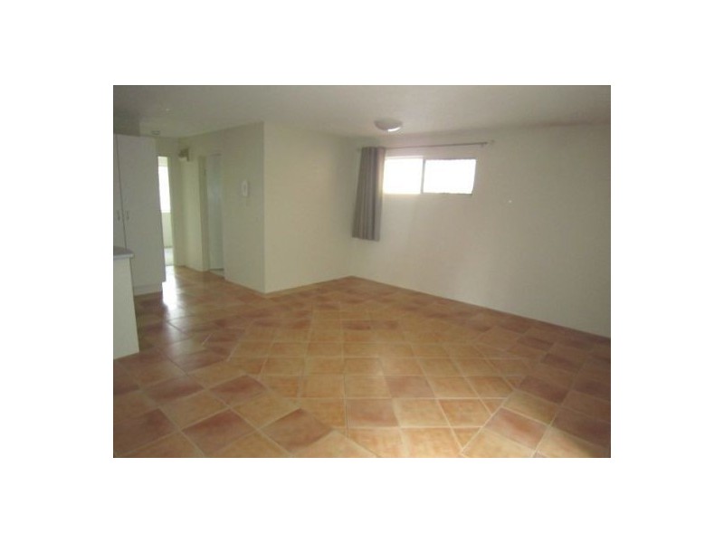 2/203 Scarborough Street, Southport QLD 4215