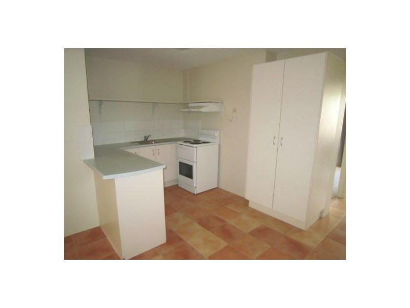 2/203 Scarborough Street, Southport QLD 4215