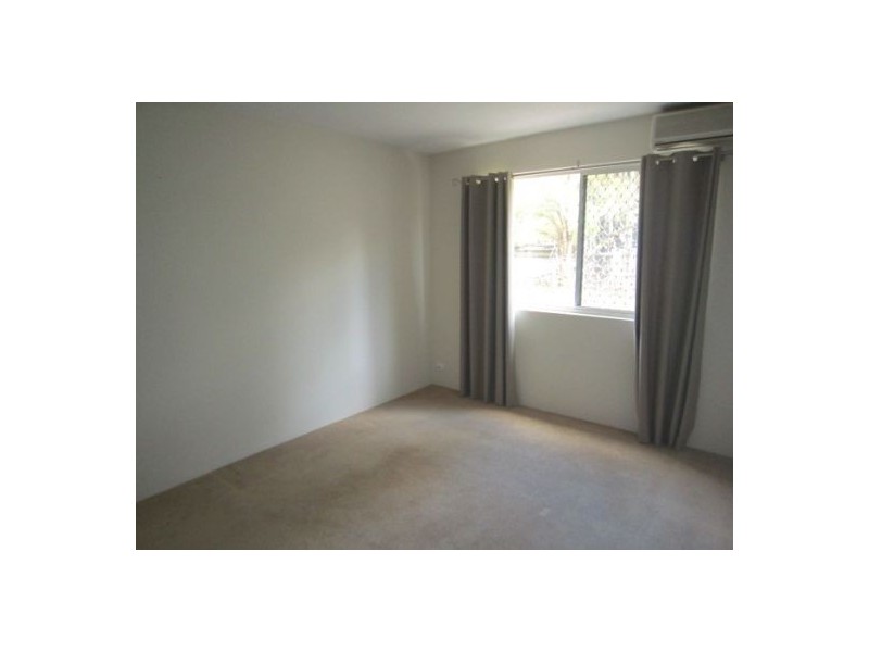 2/203 Scarborough Street, Southport QLD 4215