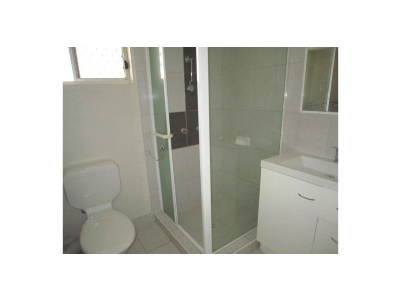 2/203 Scarborough Street, Southport QLD 4215