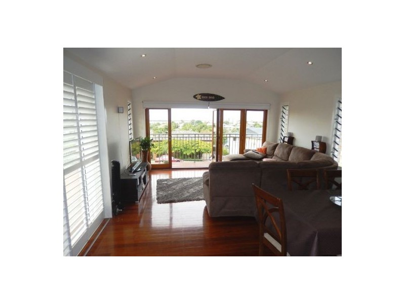 3 Reynolds Avenue, Labrador QLD 4215