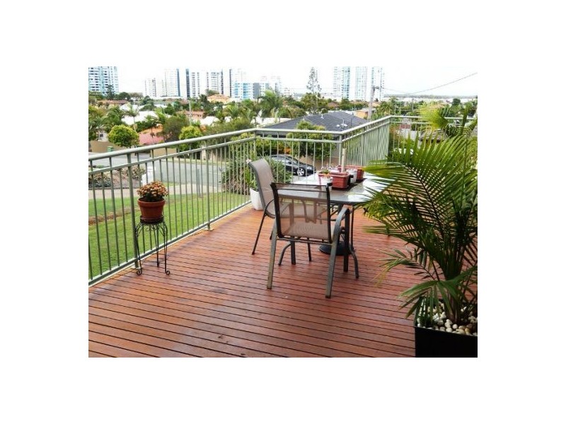 3 Reynolds Avenue, Labrador QLD 4215