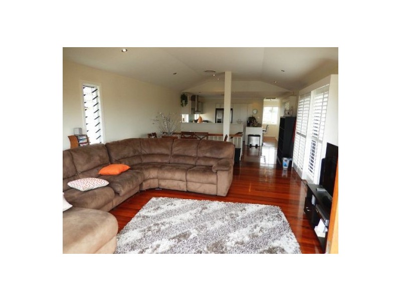 3 Reynolds Avenue, Labrador QLD 4215