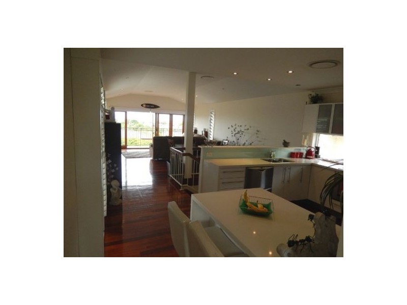 3 Reynolds Avenue, Labrador QLD 4215