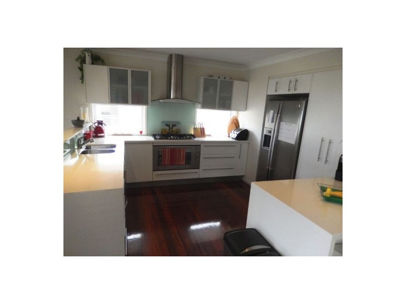 3 Reynolds Avenue, Labrador QLD 4215