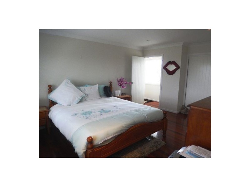 3 Reynolds Avenue, Labrador QLD 4215