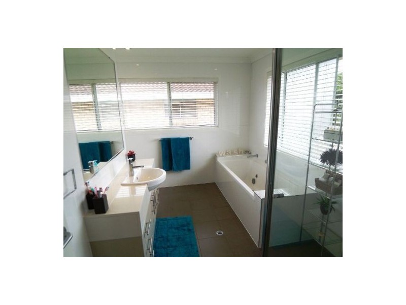 3 Reynolds Avenue, Labrador QLD 4215