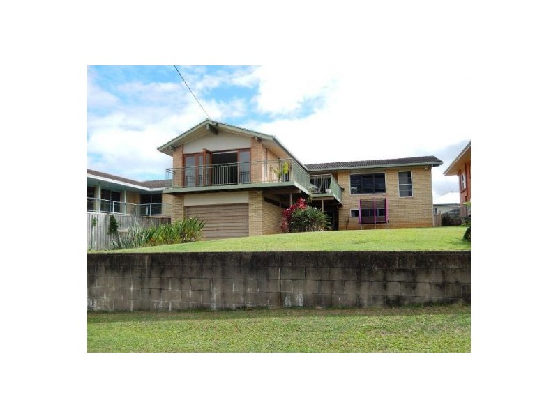 3 Reynolds Avenue, Labrador QLD 4215