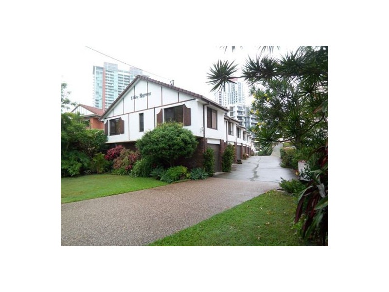 2/51 Bauer Street, Southport QLD 4215