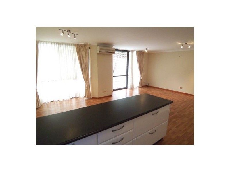 2/51 Bauer Street, Southport QLD 4215