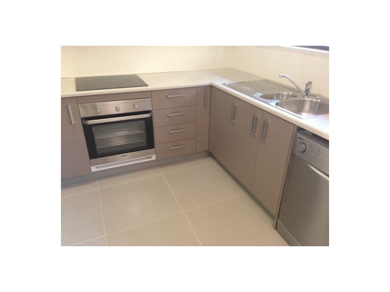 4/29 White Street, Southport QLD 4215