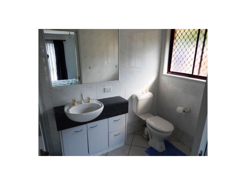 14 Chatham Av, Pacific Pines QLD 4211