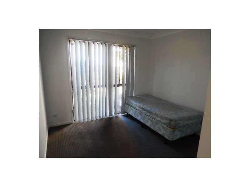 14 Chatham Av, Pacific Pines QLD 4211