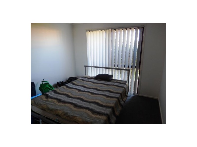 14 Chatham Av, Pacific Pines QLD 4211