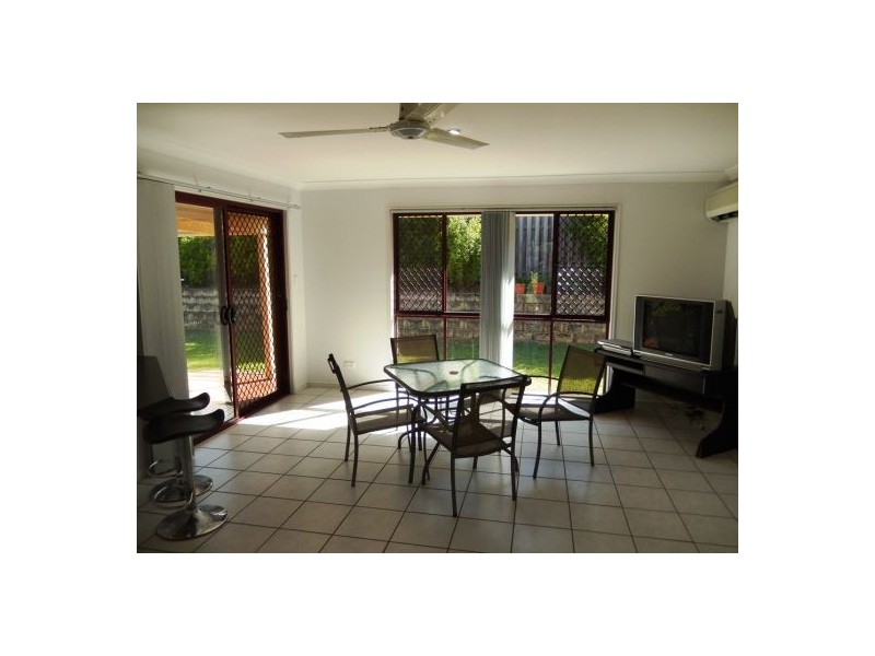 14 Chatham Av, Pacific Pines QLD 4211