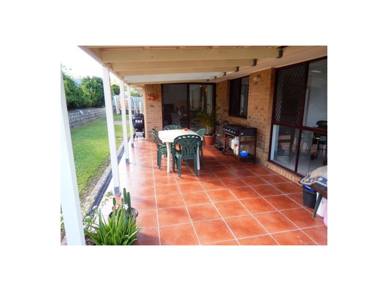 14 Chatham Av, Pacific Pines QLD 4211