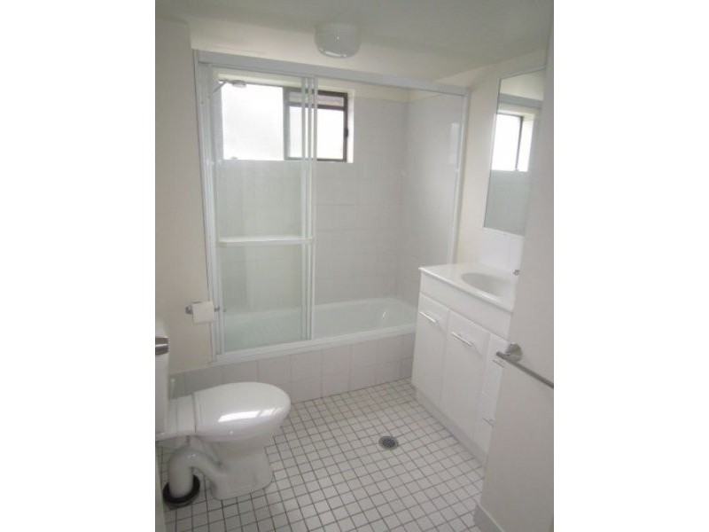 1/26 Lather Street, Southport QLD 4215