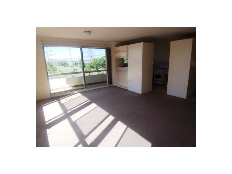 8/128 Marine Parade, Southport QLD 4215