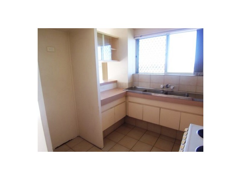 8/128 Marine Parade, Southport QLD 4215