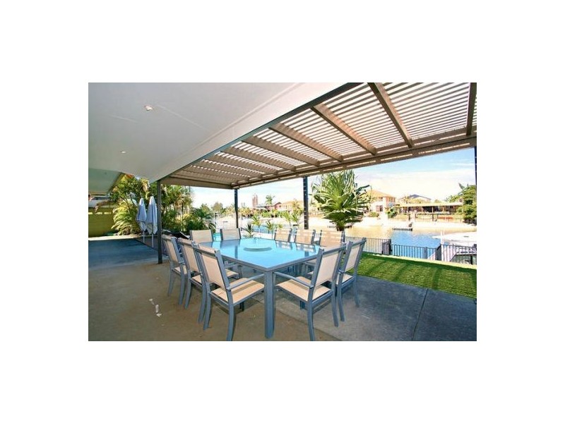 11 Beverley Crescent, Broadbeach Waters QLD 4218