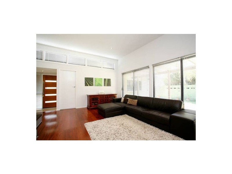 11 Beverley Crescent, Broadbeach Waters QLD 4218