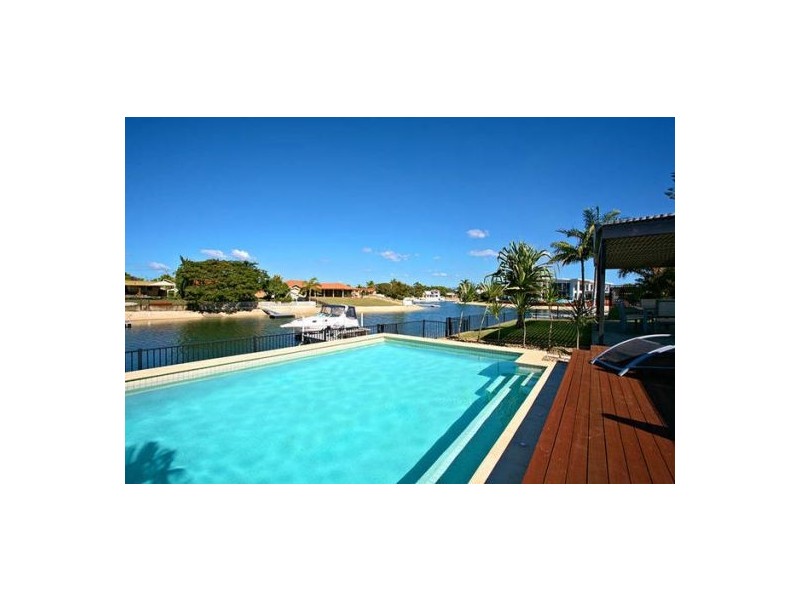 11 Beverley Crescent, Broadbeach Waters QLD 4218