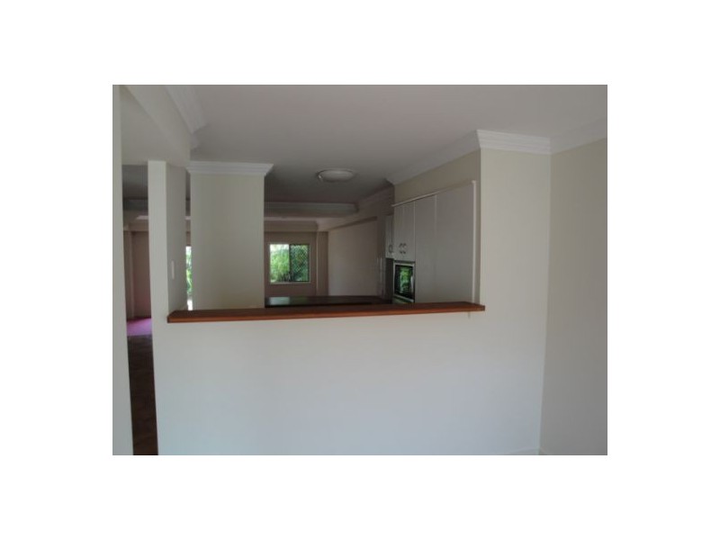 32/2 Bronberg Court, Southport QLD 4215