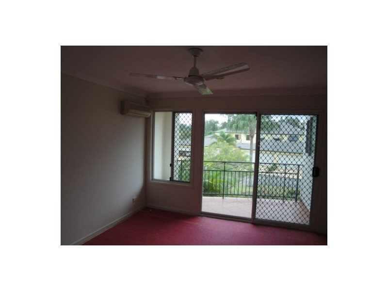 32/2 Bronberg Court, Southport QLD 4215